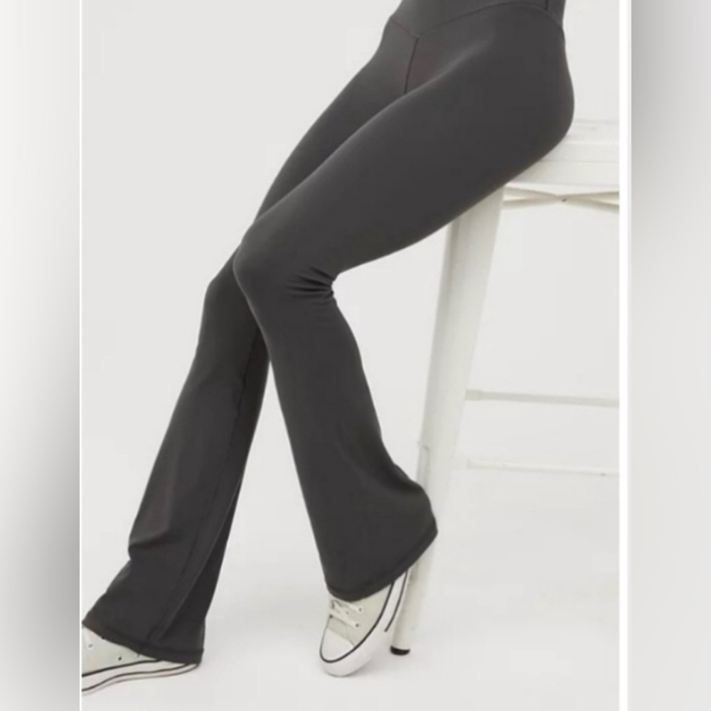 AERIE Offline Real Me Gray Flare Legging